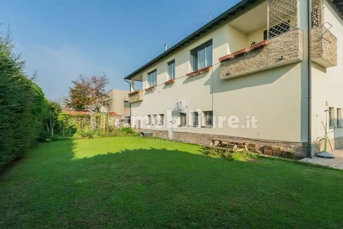 Villa in vendita a Villasanta