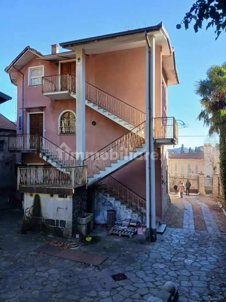 Trilocale via Fratelli Strigini 1, Centro, Ameno - foto 4