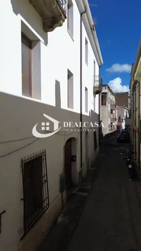 Palazzo - Edificio in vendita a Nuoro