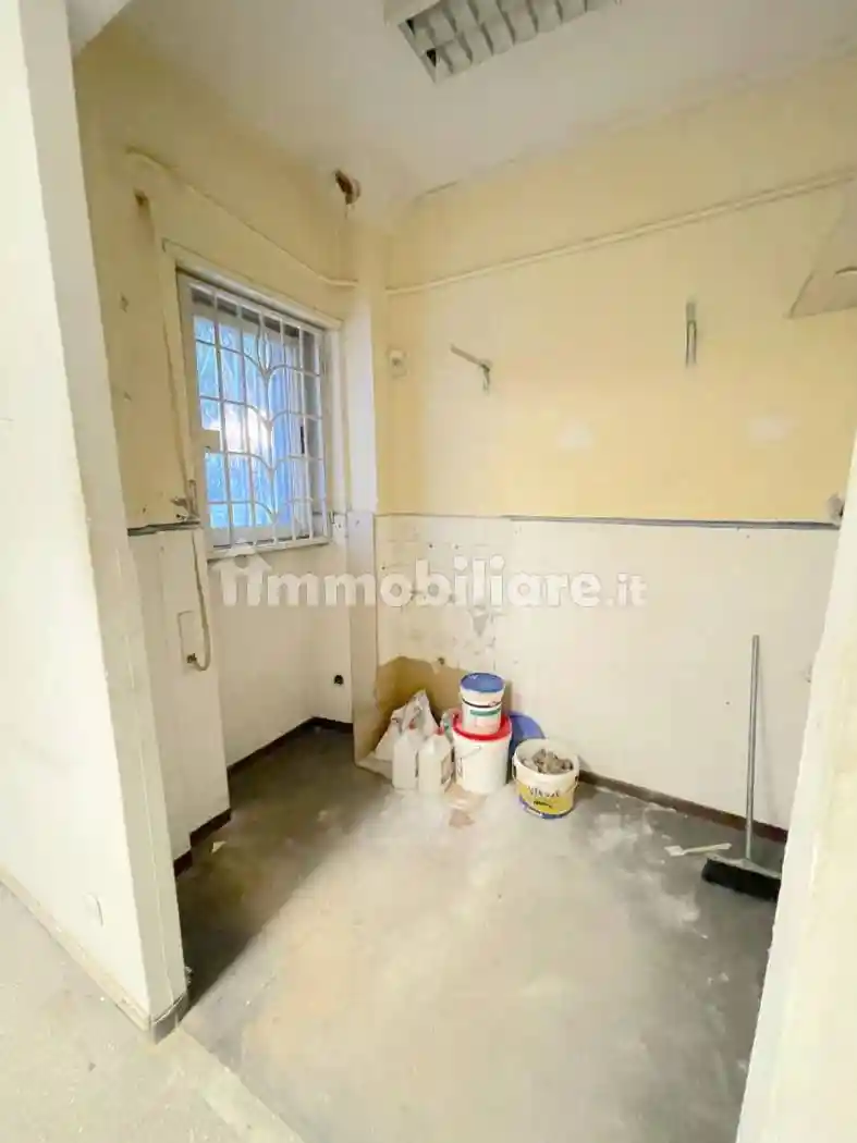 Bilocale via dei Pirenei 10, Eur, Roma - foto 5