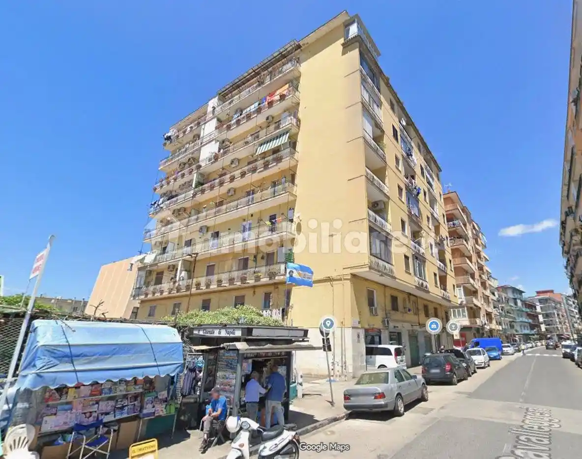 Appartamento in vendita a Napoli