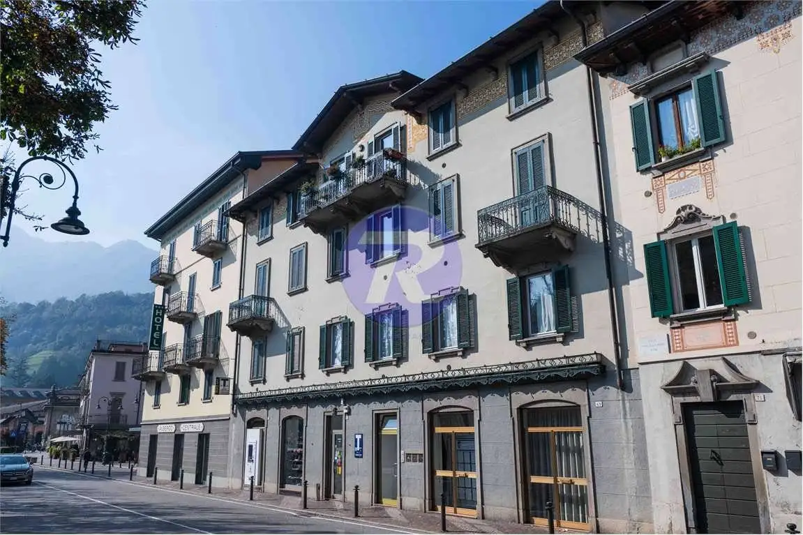 Palazzo - Edificio in vendita a San Pellegrino Terme