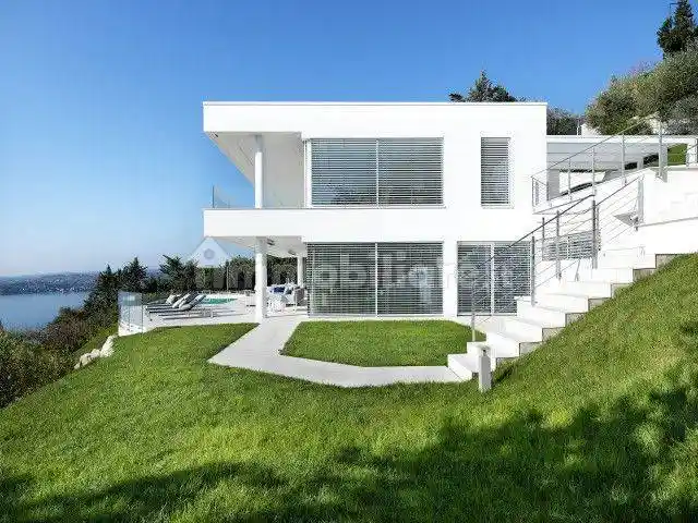 Villa in vendita a Ivrea