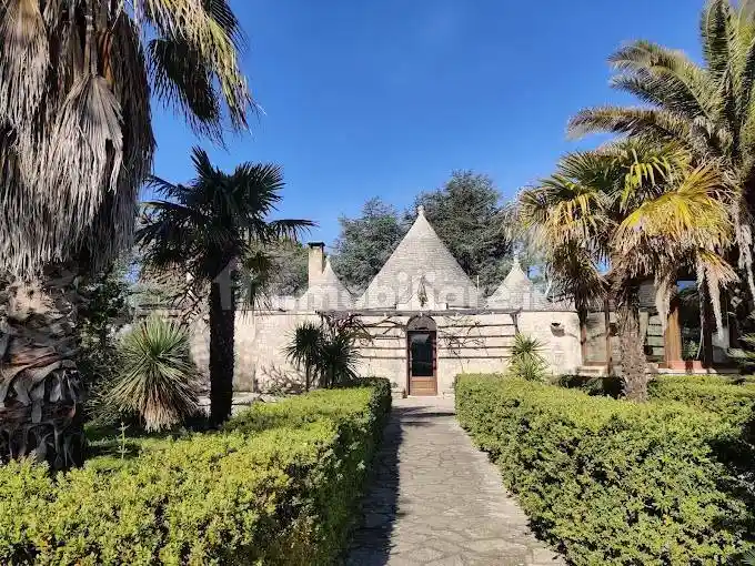 Palazzo - Edificio in vendita a Noci