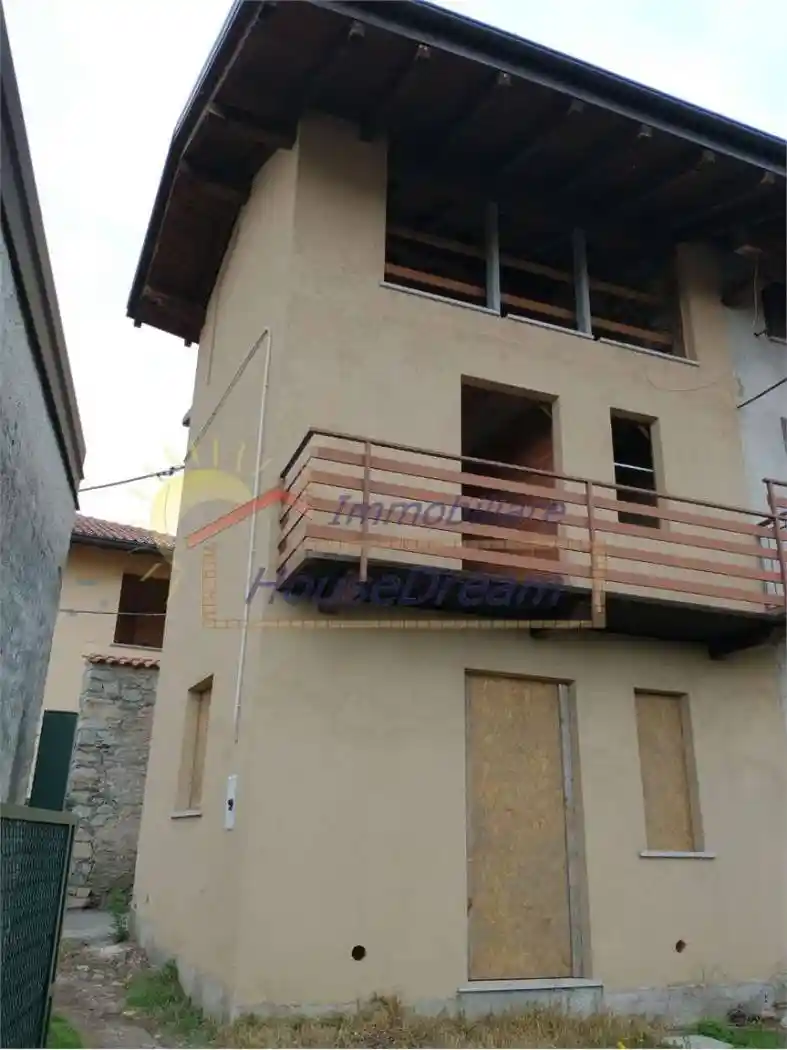 Appartamento in vendita a Arona