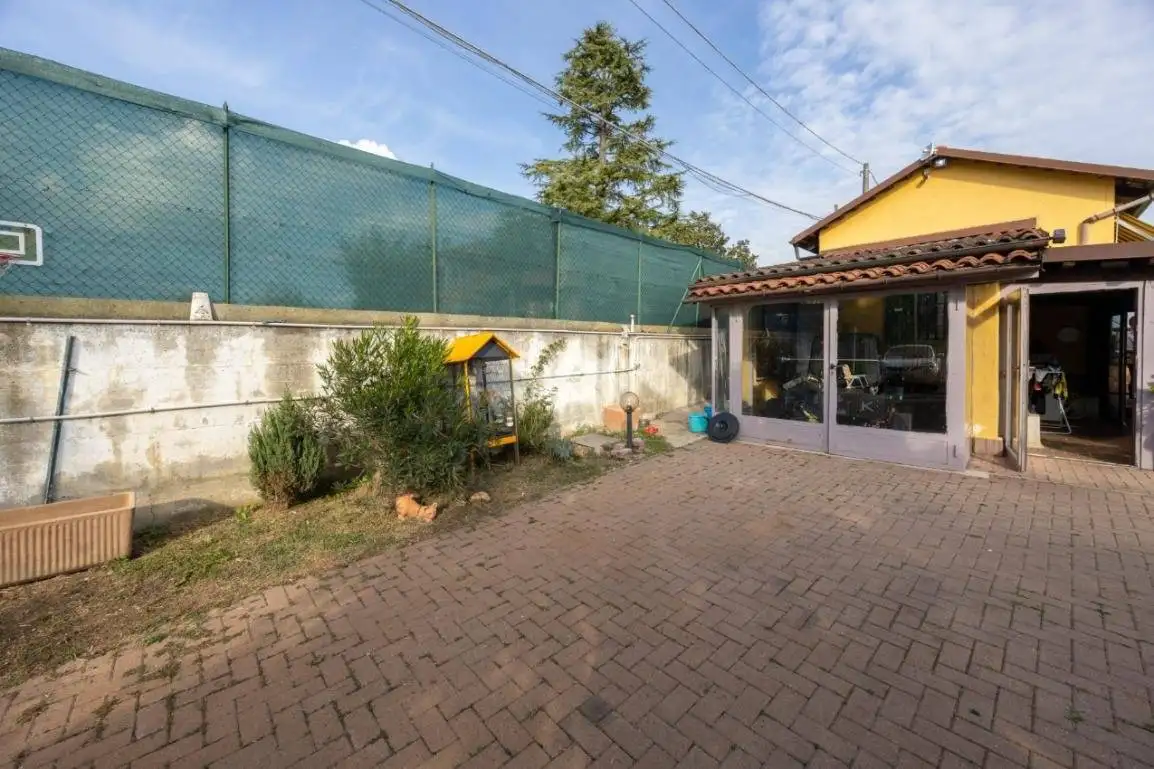 Villa in vendita a Mombello di Torino