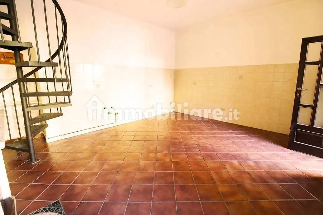 Bilocale via Montesolaro, Semicentro, Cantù - foto 2