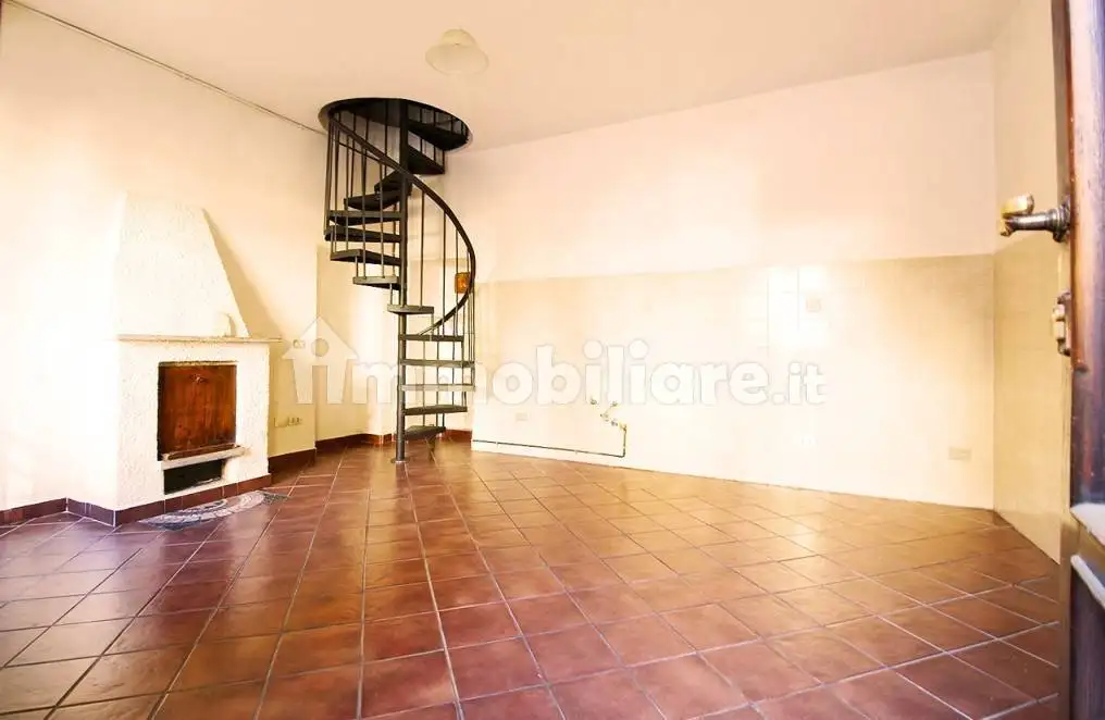 Bilocale via Montesolaro, Semicentro, Cantù - foto 3