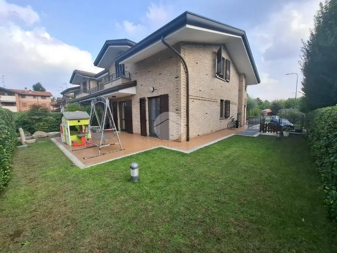 Villa in vendita a Paderno Dugnano