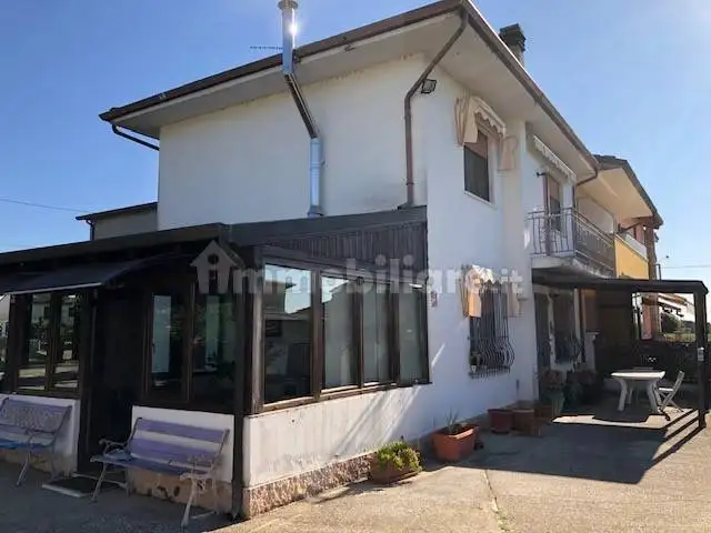 Casa indipendente in vendita a Stienta