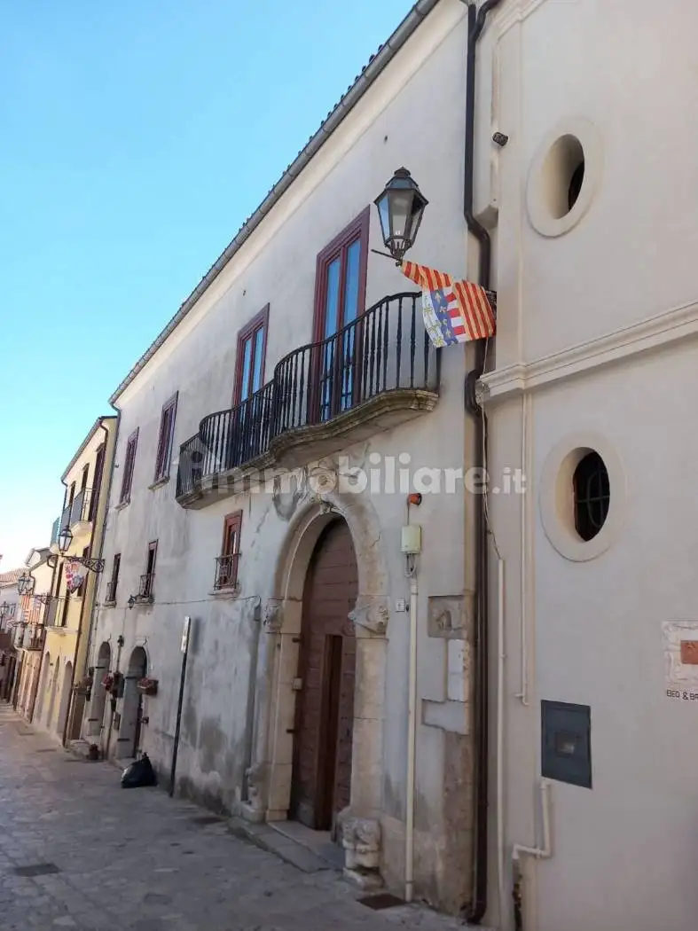 Palazzo - Edificio in vendita a Montefusco