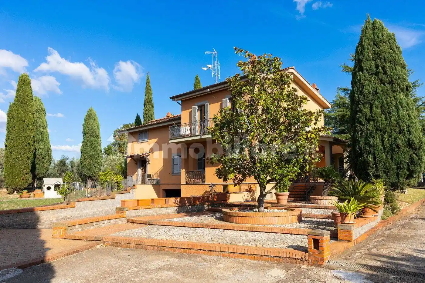 Villa in vendita a Lanuvio