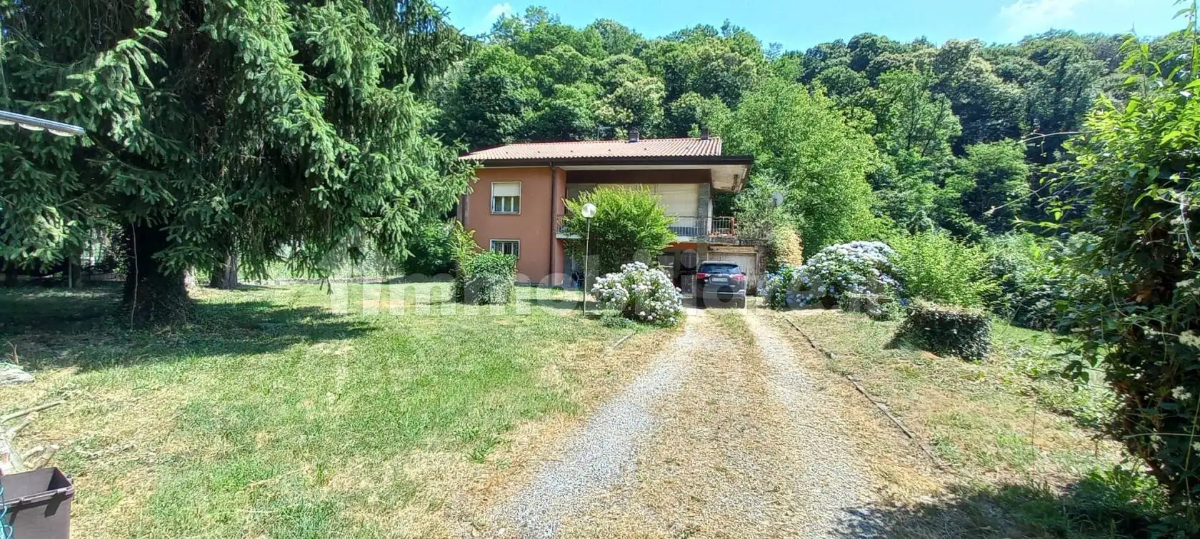 Villa in vendita a Cuvio
