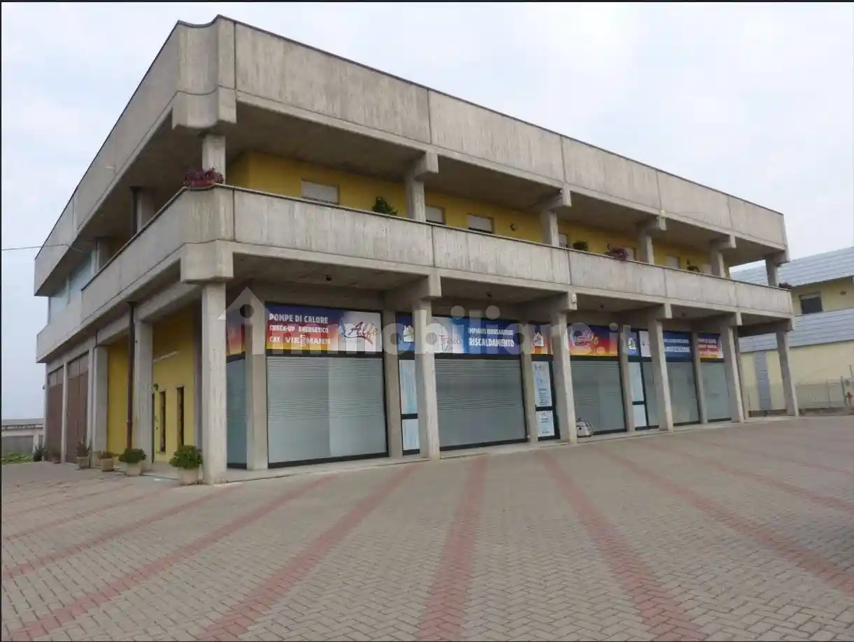 Palazzo - Edificio in vendita a Fossano