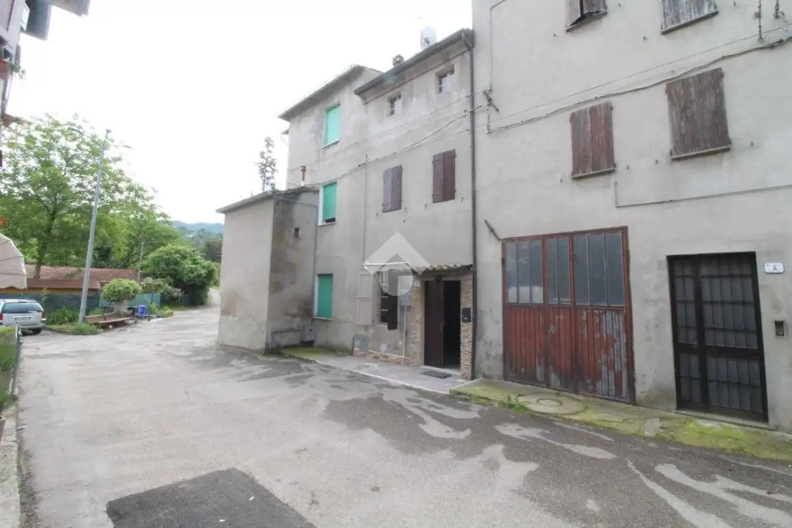 Casa indipendente in affitto a Langhirano