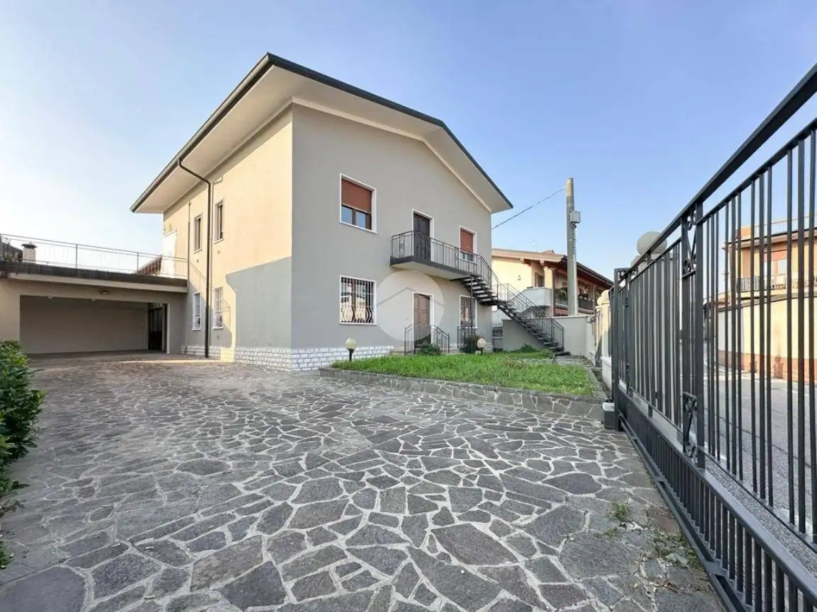 Appartamento via G. Pascoli 10, Centro, Castrezzato - foto 3