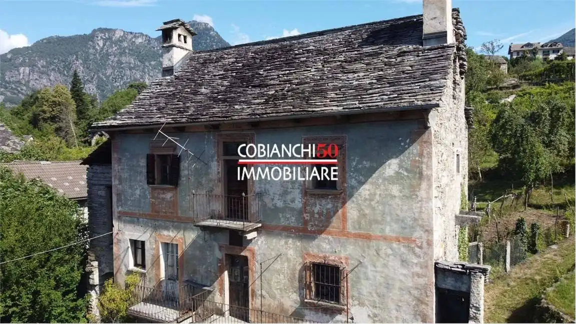 Palazzo - Edificio in vendita a Montecrestese