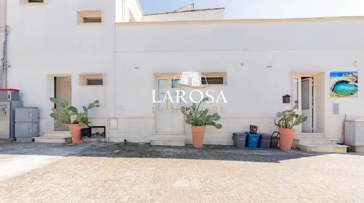 Palazzo - Edificio in vendita a Melendugno