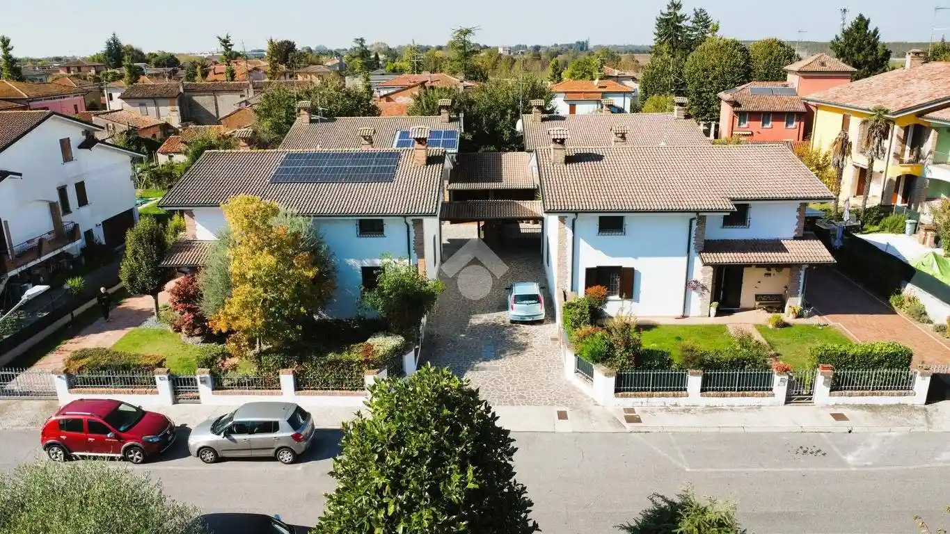 Villa unifamiliare via P gobetti 21, Centro, Bagnolo San Vito - foto 2