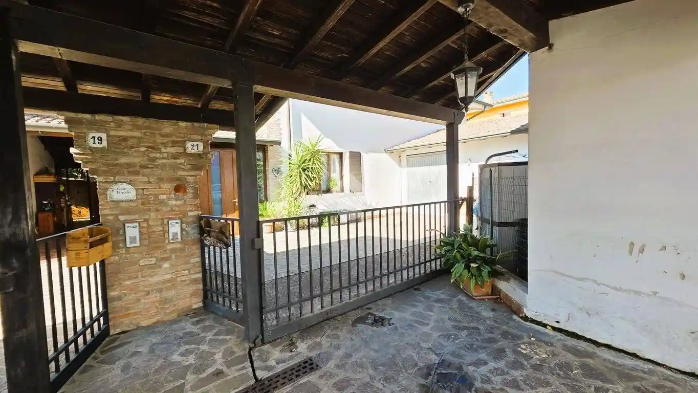 Villa unifamiliare via P gobetti 21, Centro, Bagnolo San Vito - foto 3