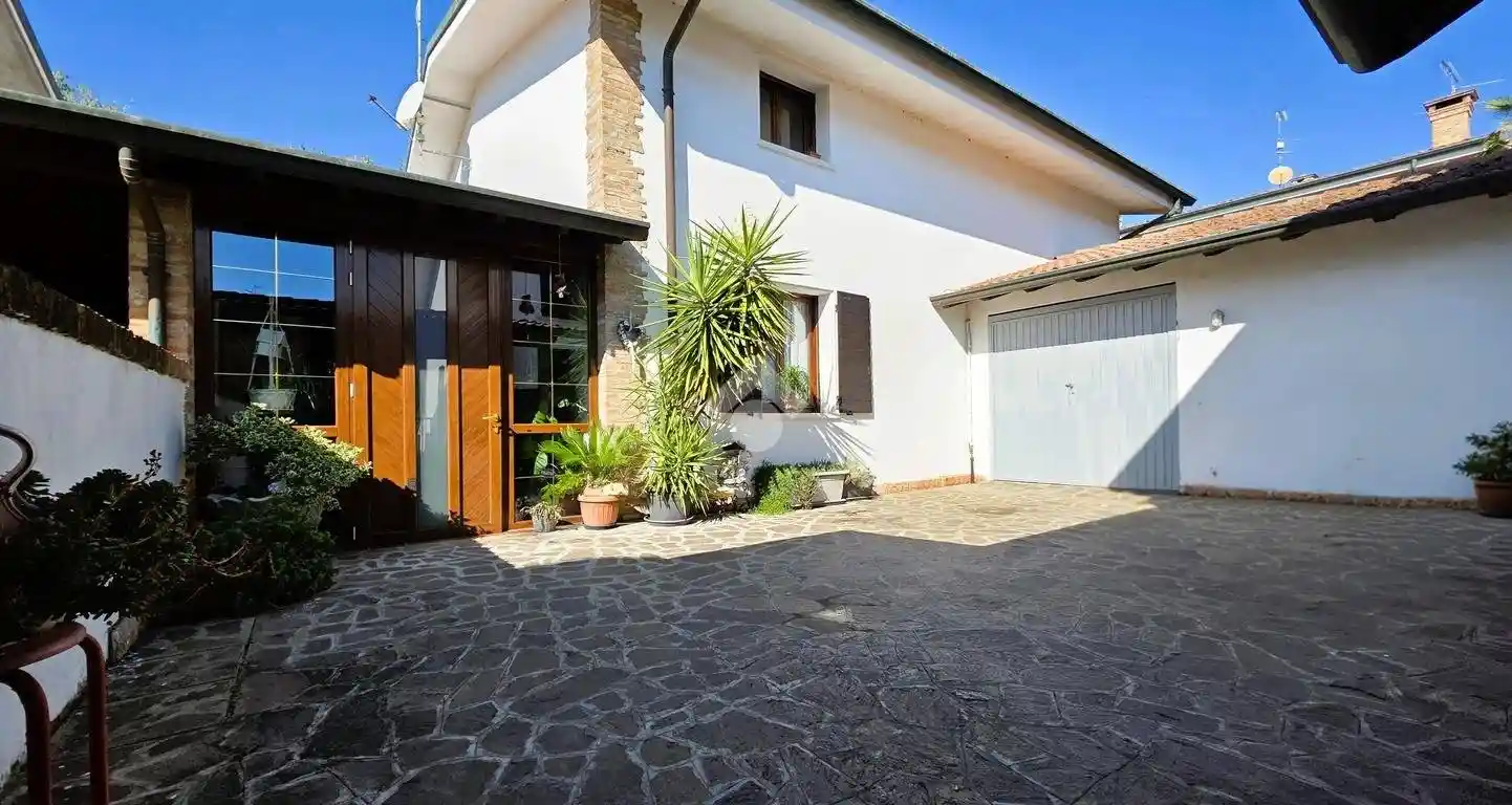 Villa unifamiliare via P gobetti 21, Centro, Bagnolo San Vito - foto 4