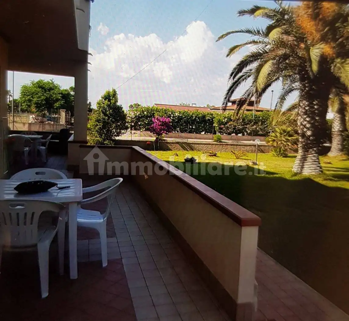 Villa in affitto a Davoli