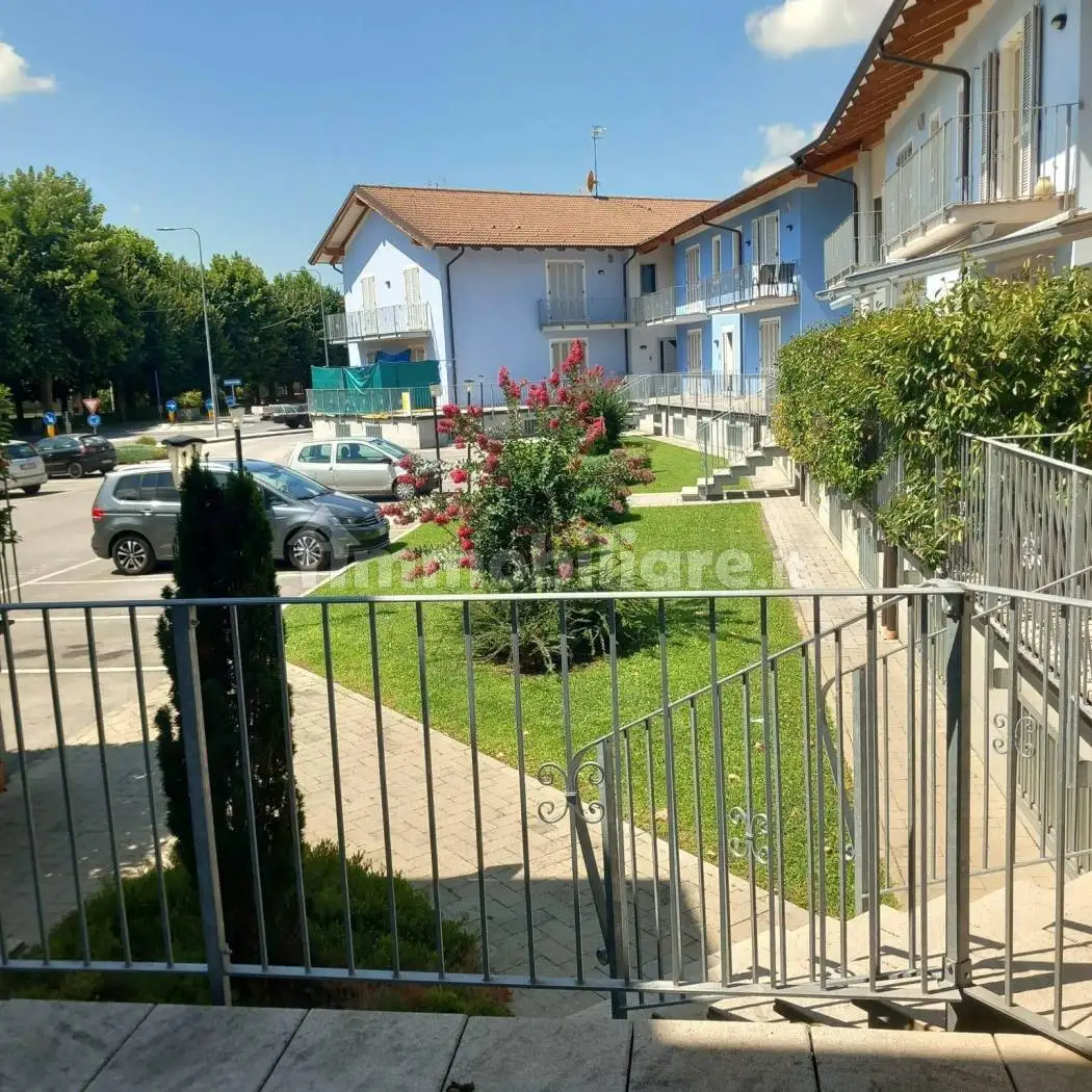 Trilocale viale Vittorio Veneto 62, Centro, Carrù - foto 2