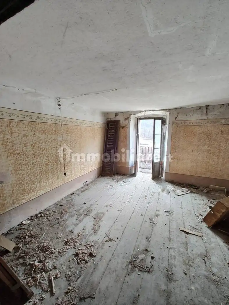 Terratetto plurifamiliare 410 m², da ristrutturare, Aprica - foto 4