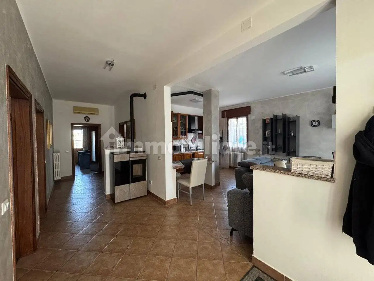 Quadrilocale via XXVIII Aprile 232, Santa Margherita D'Adige, Borgo Veneto - foto 3