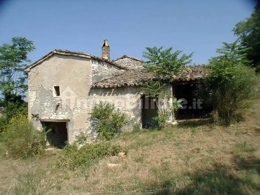 Rustico - Casale in vendita a Fossombrone