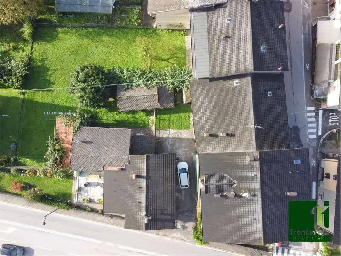 Palazzo - Edificio in vendita a Levico Terme