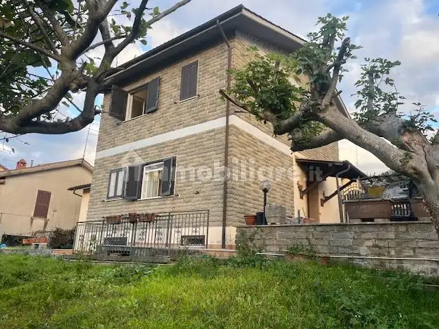 Villa in vendita a Manziana