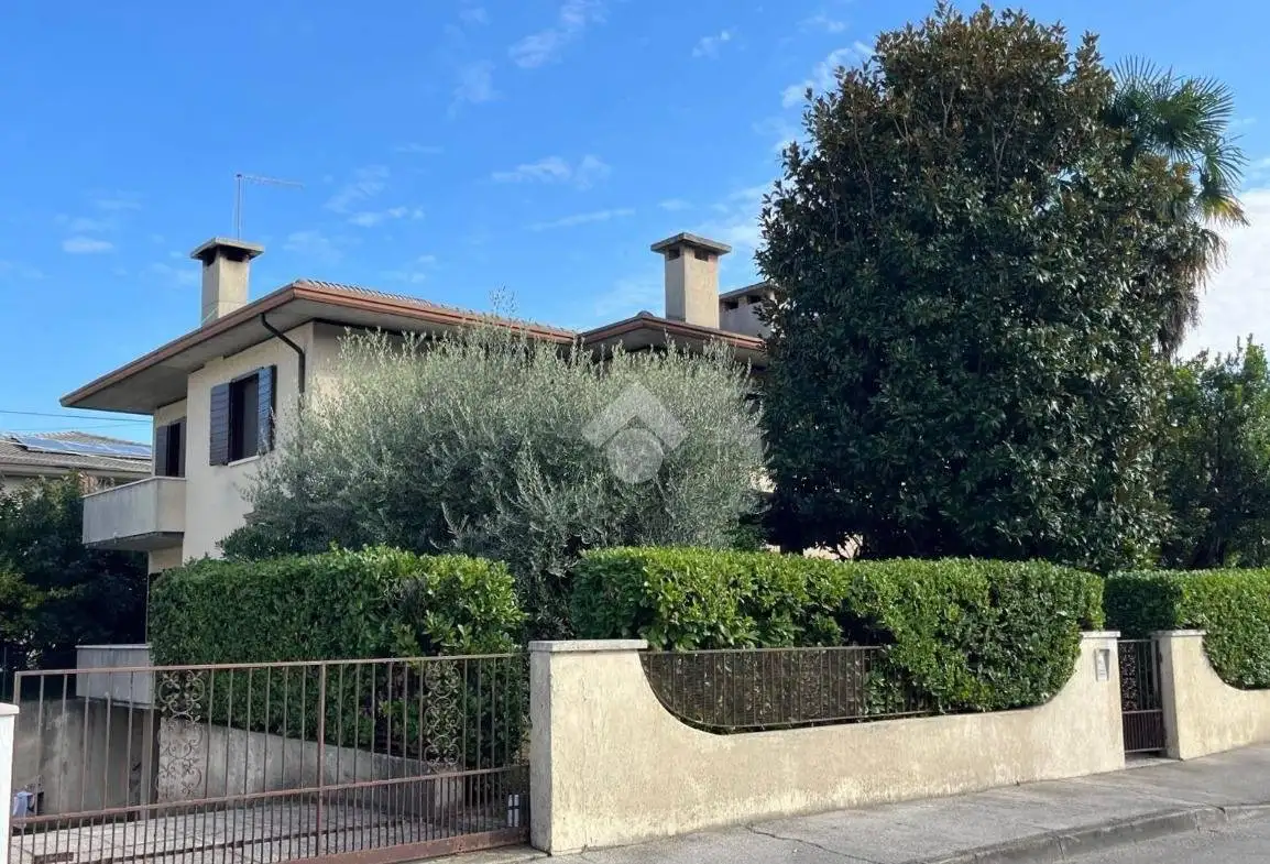 Villa in vendita a Cassola