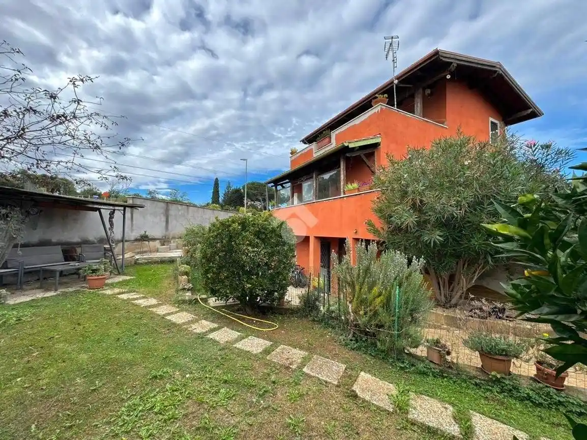 Villa in vendita a San Cesareo