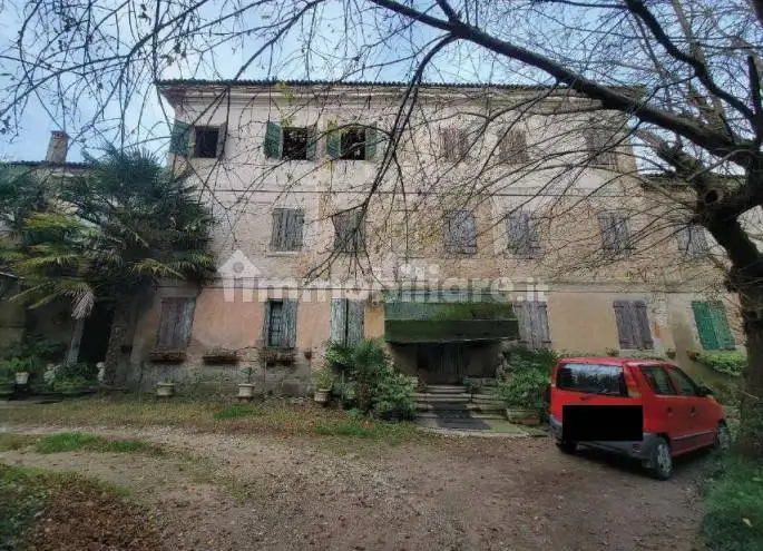 Villa in asta a Loreo