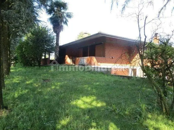 Villa in asta a Ozzero
