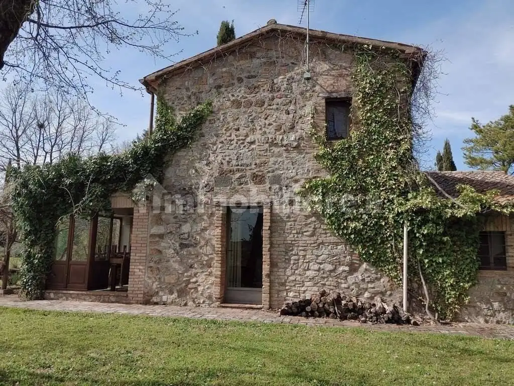 Casa indipendente in affitto a Orvieto