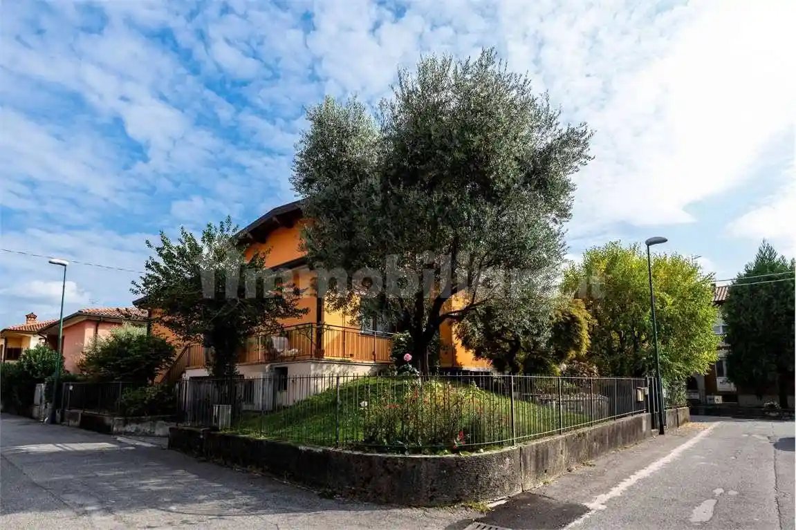 Villa in vendita a Scanzorosciate