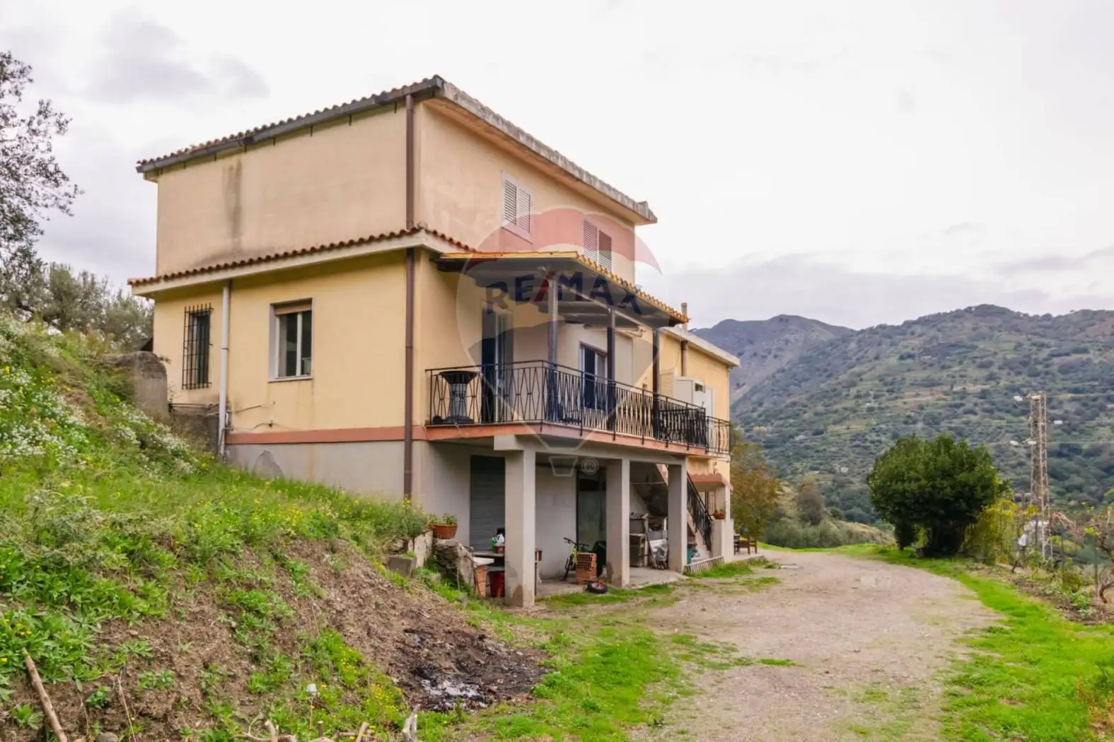 Villa in vendita a Fiumedinisi