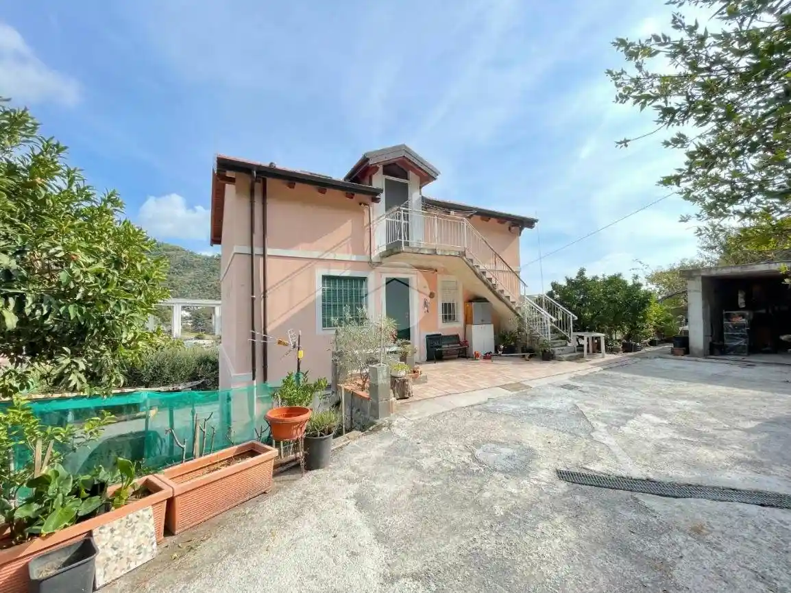 Casa indipendente in vendita a Sanremo