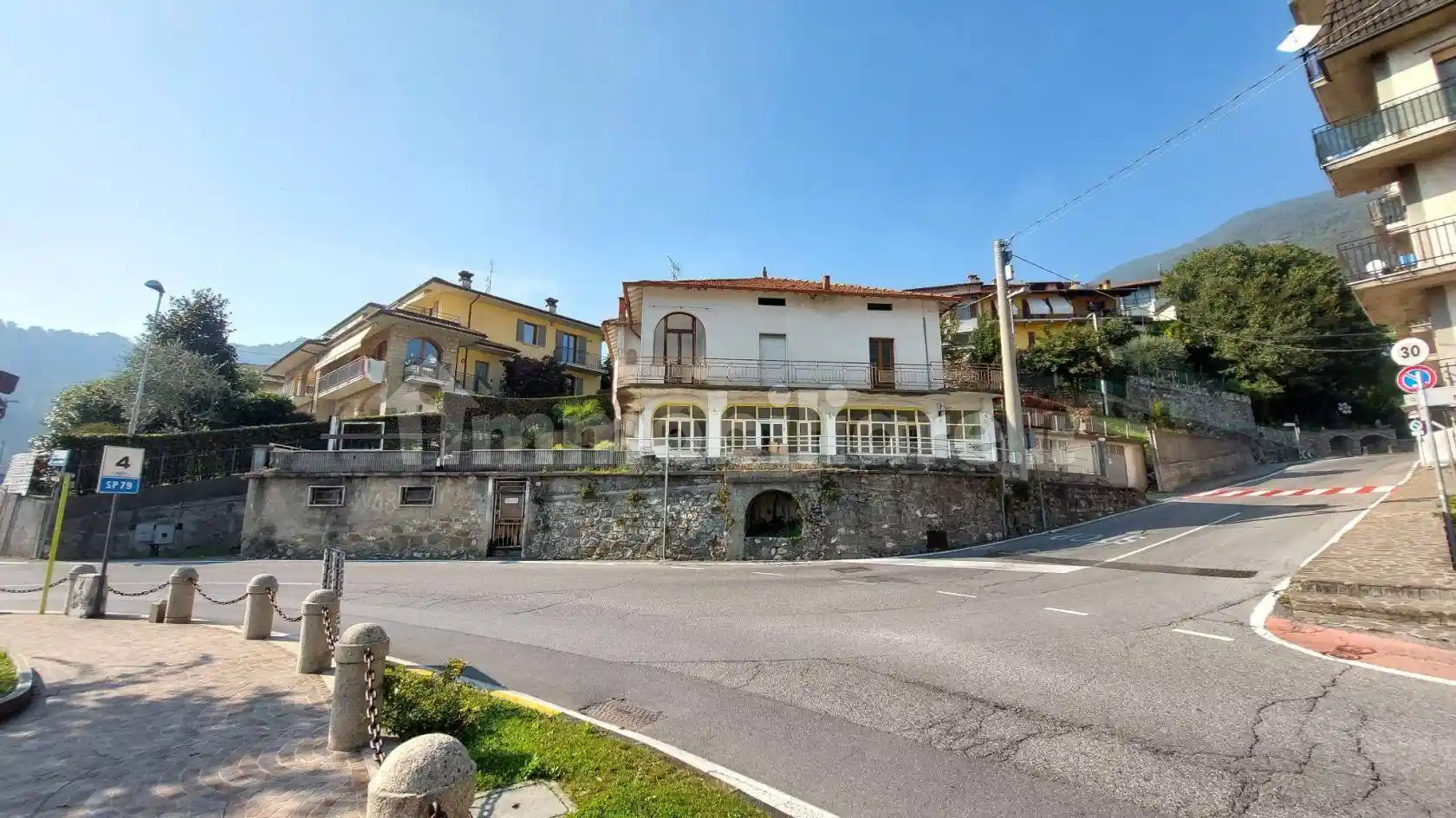 Villa in vendita a Adrara San Martino