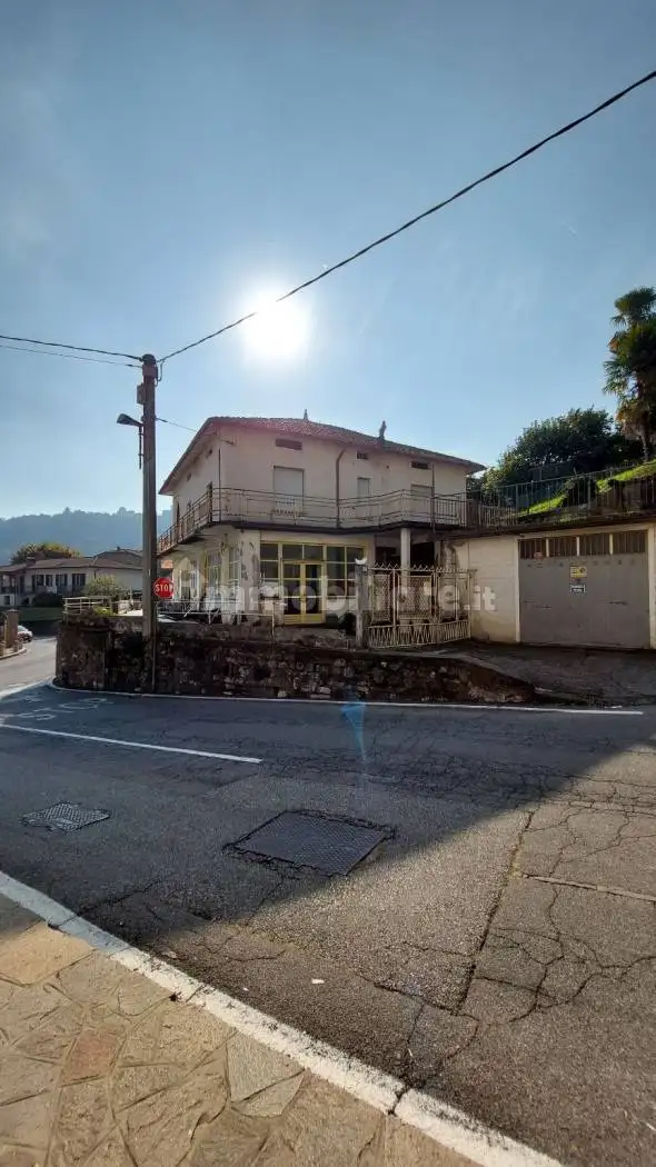 Villa unifamiliare via Papa Giovanni XXIII 1, Centro, Adrara San Martino - foto 3