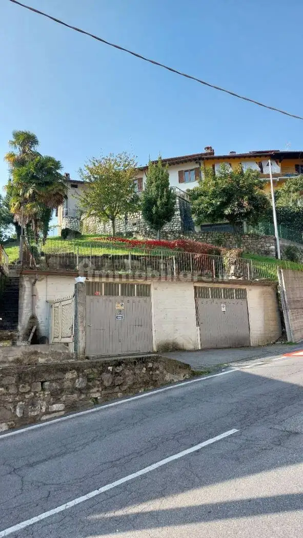 Villa unifamiliare via Papa Giovanni XXIII 1, Centro, Adrara San Martino - foto 5