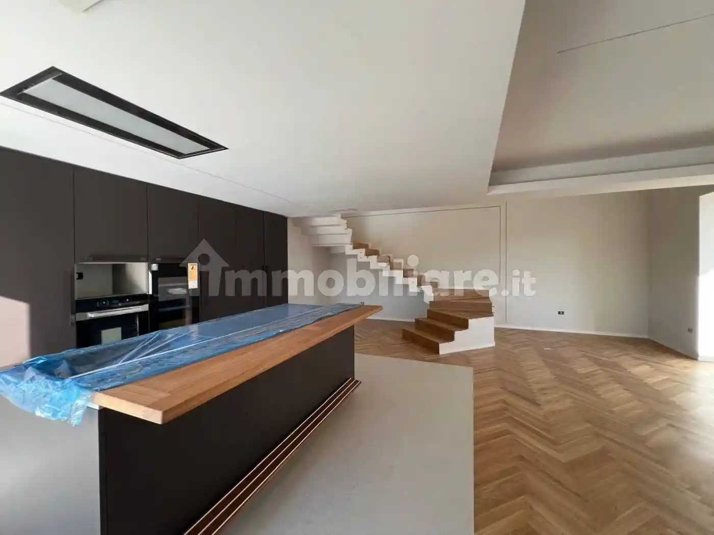 Appartamento nuovo, su più livelli, Casaluce - foto 2