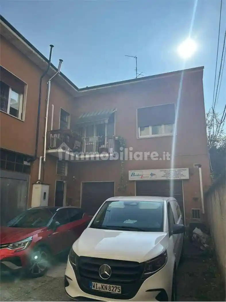 Palazzo - Edificio in vendita a Rho