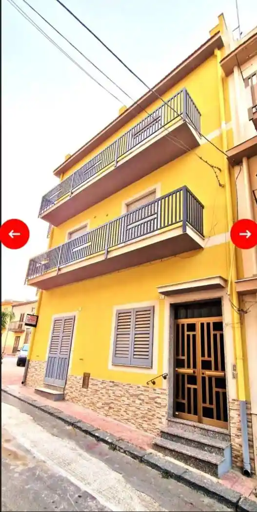 Palazzo - Edificio in vendita a Camastra