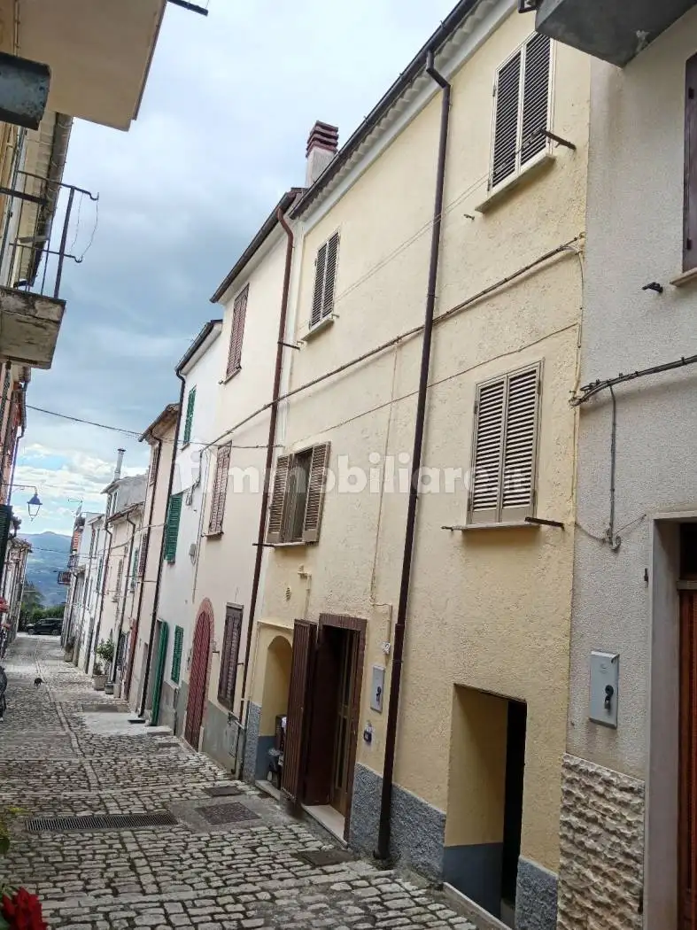 Palazzo - Edificio in vendita a Salcito