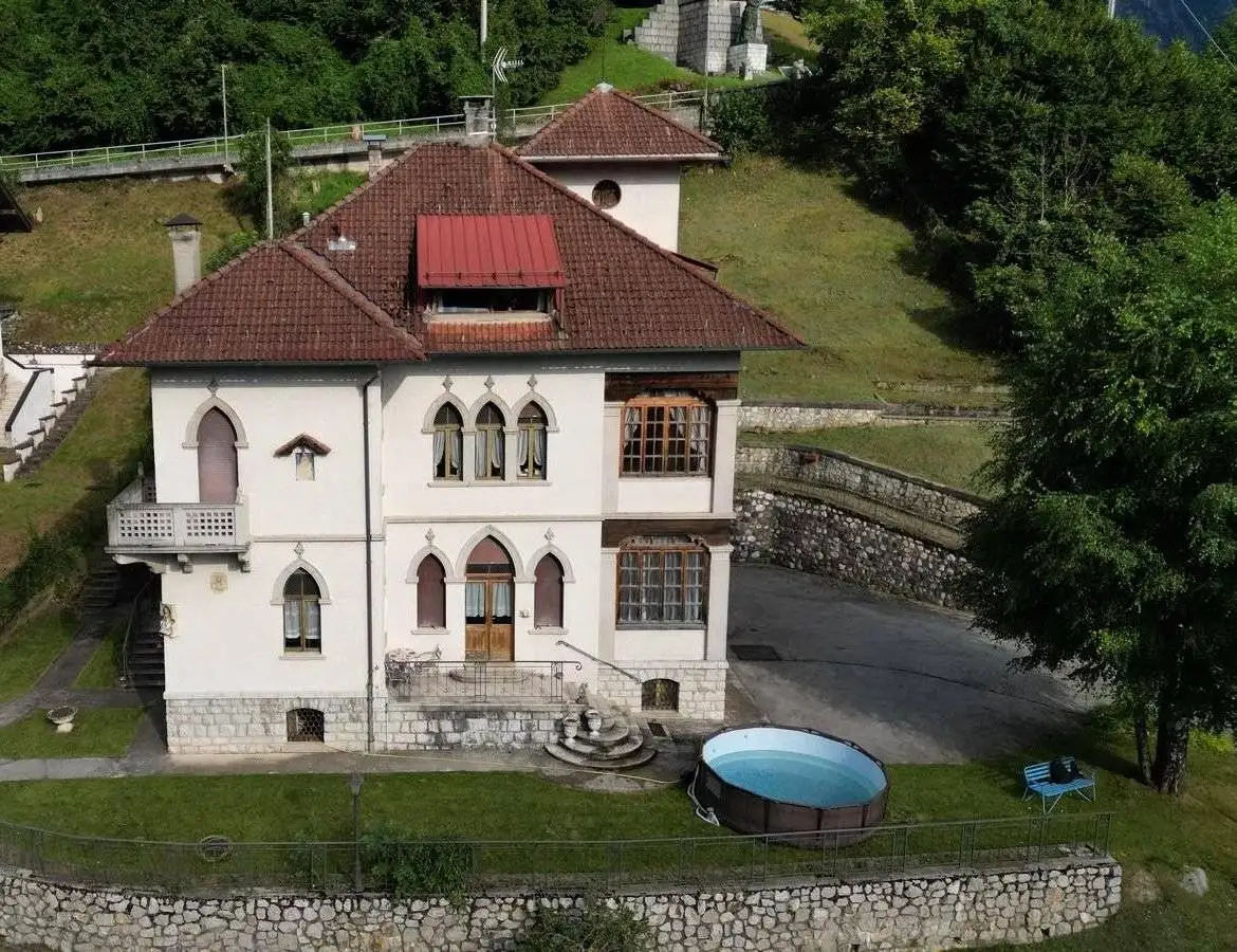 Palazzo - Edificio in vendita a Pieve di Cadore
