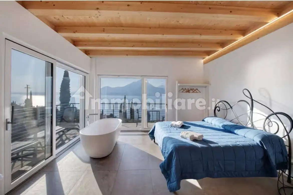 Appartamento in affitto a Torri del Benaco