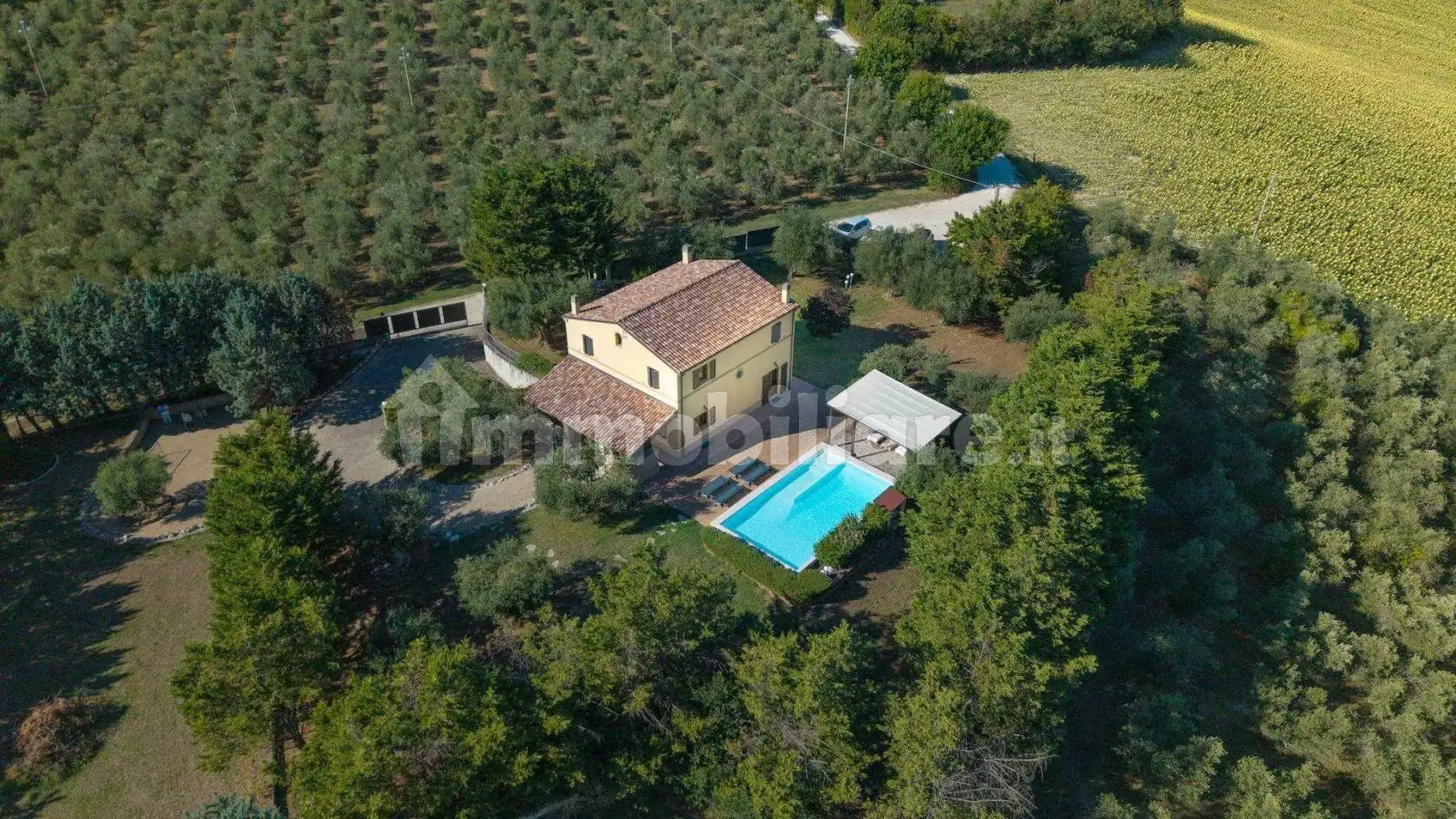 Rustico - Casale in vendita a Jesi